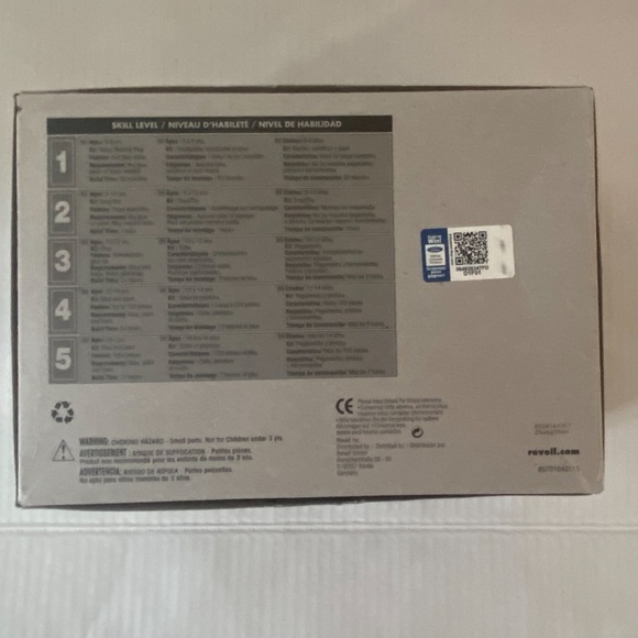 REVELL 2014 FORD MUSTANG GT MODEL KIT 1/25 SCALE - Picture 6 of 6